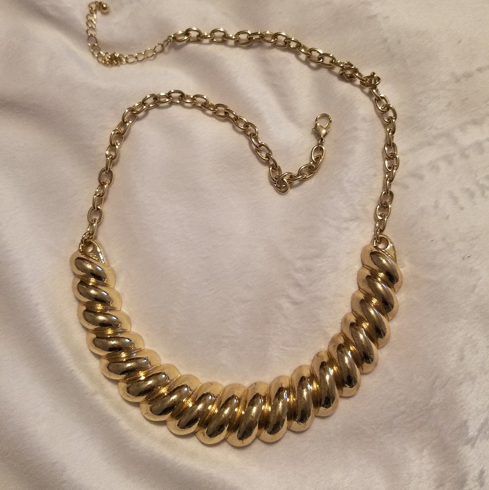 Gold braided necklace